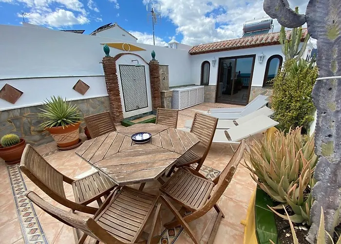 Bonito Y Luminoso En Carabeo Nerja