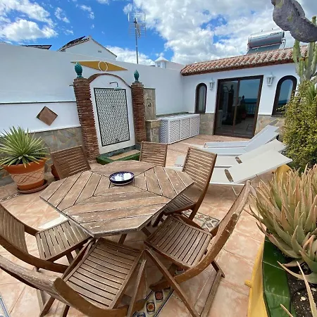 Bonito Y Luminoso En Carabeo Nerja